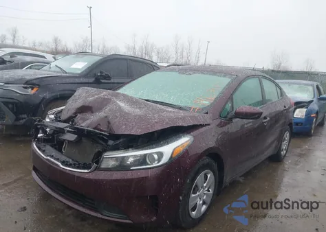 2018 Kia Forte Lx z USA, uszkodzony, nr VIN 3KPFL4A7XJE179273